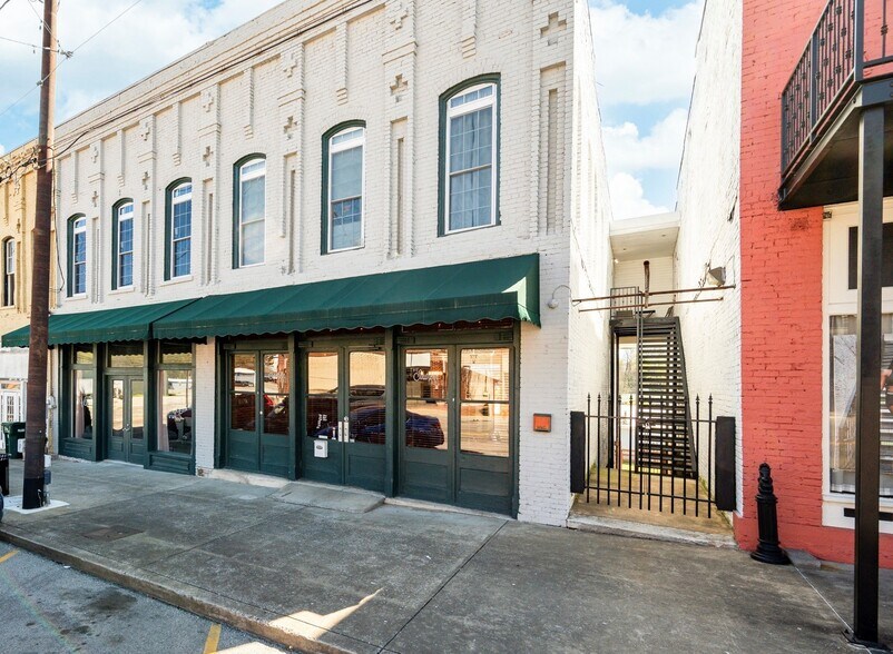 More Photos Of 227 N 1st St, Pulaski Restaurant For Lease