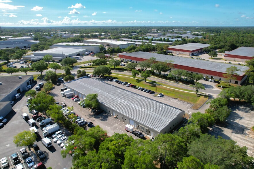 More Photos Of 976 Florida Central Pky, Longwood Light Distribution For Lease