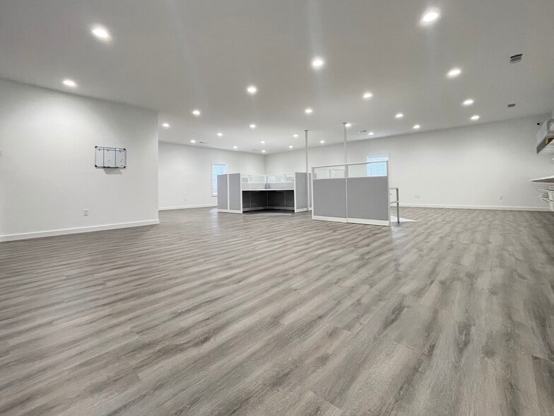 More Photos Of 55 Linker Mountain Rd, Dover Light Manufacturing For Sale