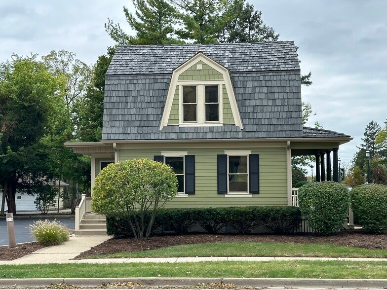 More Photos Of 501 W Main St, West Dundee Storefront Retail Office For Lease