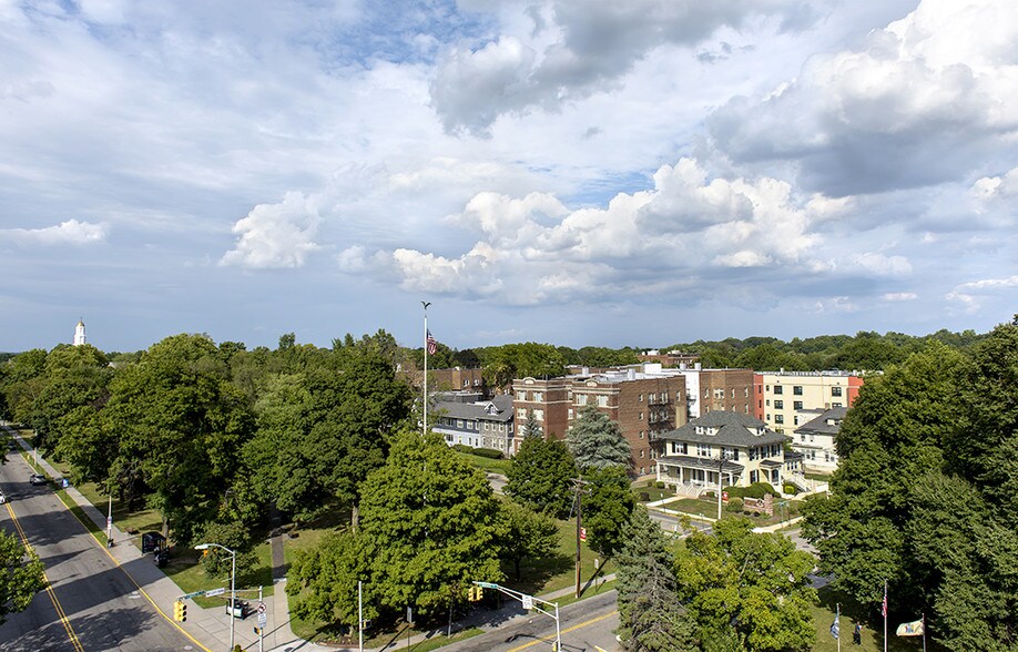 More Photos Of 56 Broad St, Bloomfield Apartments For Lease
