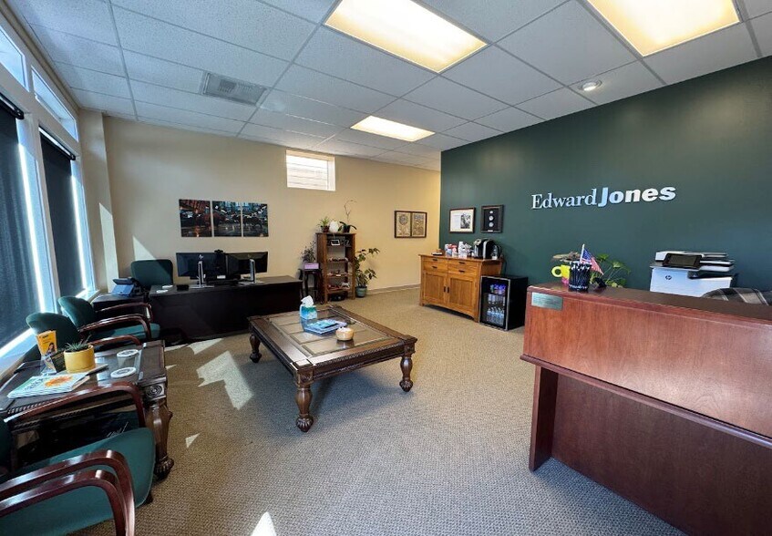 More Photos Of 2500 Cornwall Ave, Bellingham General Retail For Sale