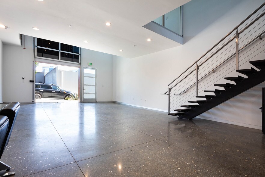 More Photos Of 215-237 California St, El Segundo Loft Creative Space For Lease