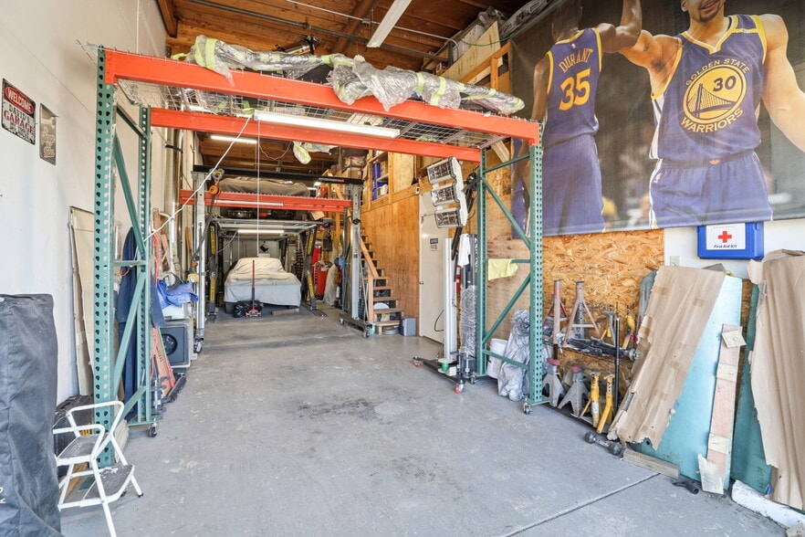 More Photos Of 580 Crespi Dr, Pacifica Warehouse For Sale