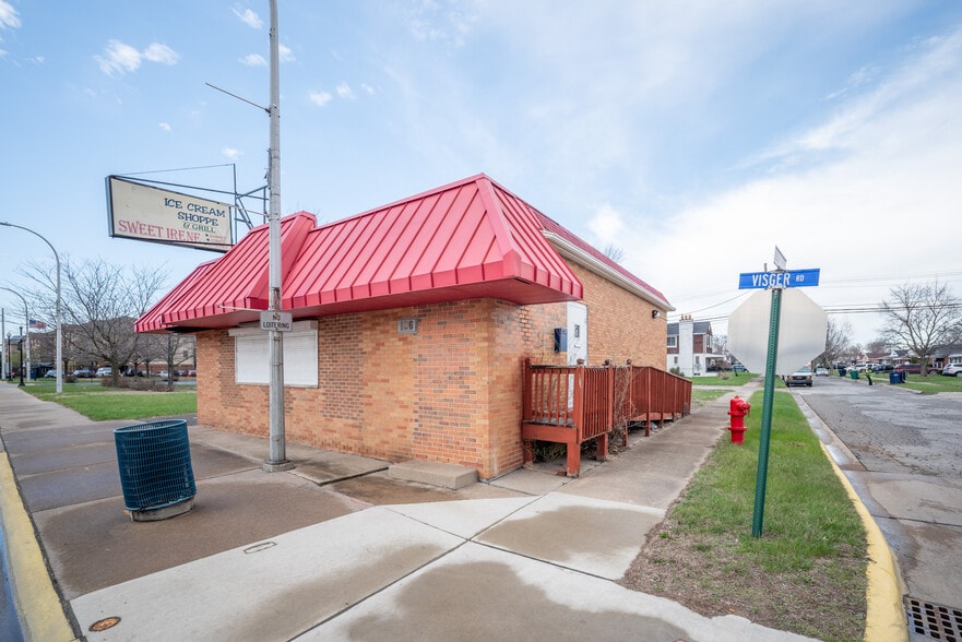 More Photos Of 196 Visger Rd, River Rouge Freestanding For Sale