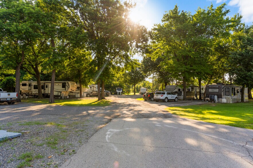 More Photos Of 6476 N 35th St W, Porter Trailer Camper Park For Sale