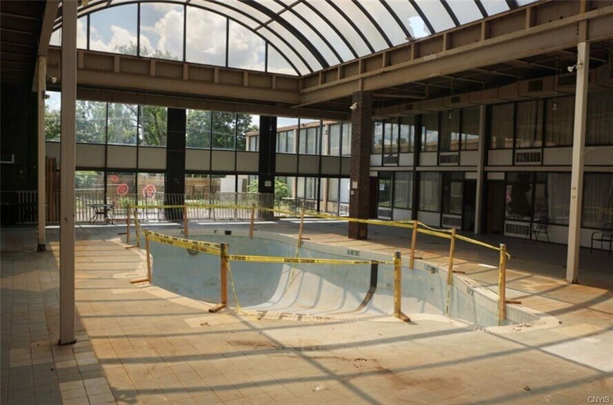 More Photos Of 125 N Main St, Newark Hotel For Sale