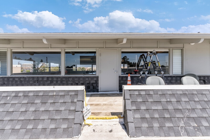 More Photos Of 8399 Edgewater Dr, Oakland Warehouse For Lease