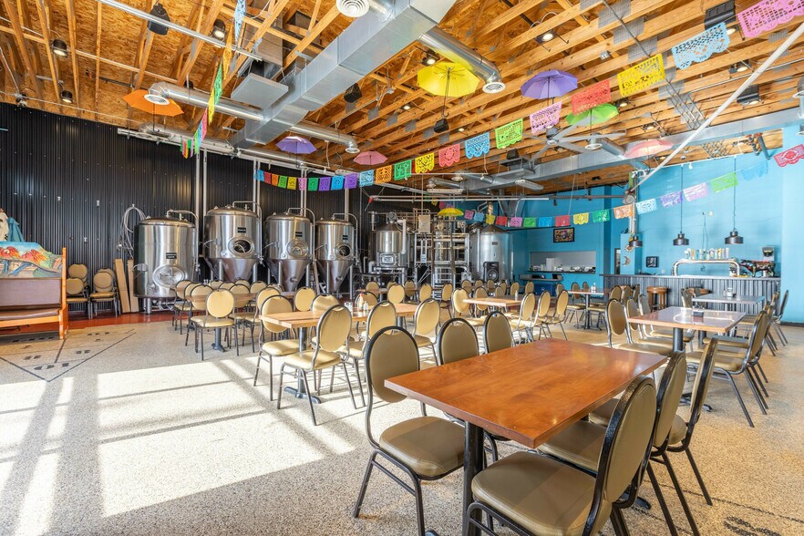 More Photos Of 415 N Benton Dr, Sauk Rapids Restaurant For Sale