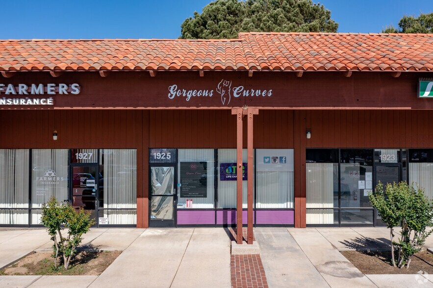 More Photos Of 1915-1989 W Avenue L, Lancaster Unknown For Lease