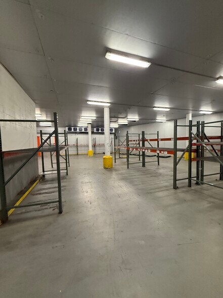 More Photos Of 1955 3rd Ave S, Saint Petersburg Warehouse For Lease