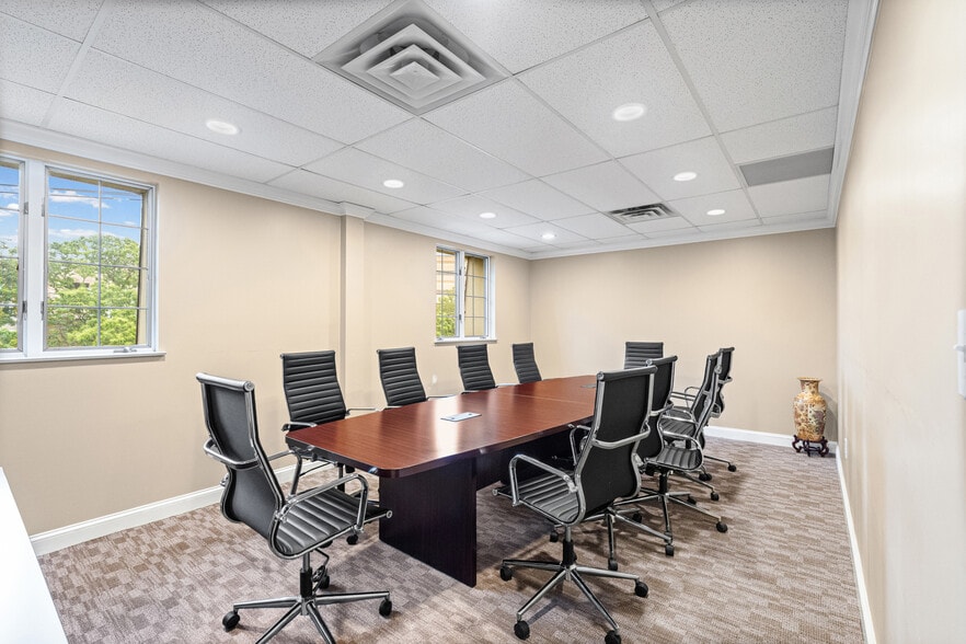 More Photos Of 10521 Judicial Dr, Fairfax Medical For Sale