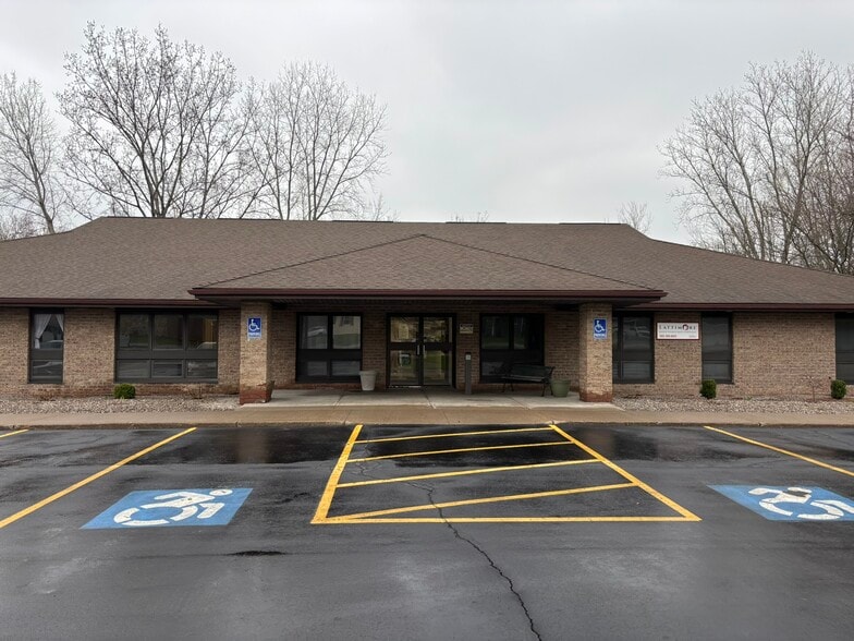 Primary Photo Of 1026 Hilton Parma Rd, Hilton Office For Lease