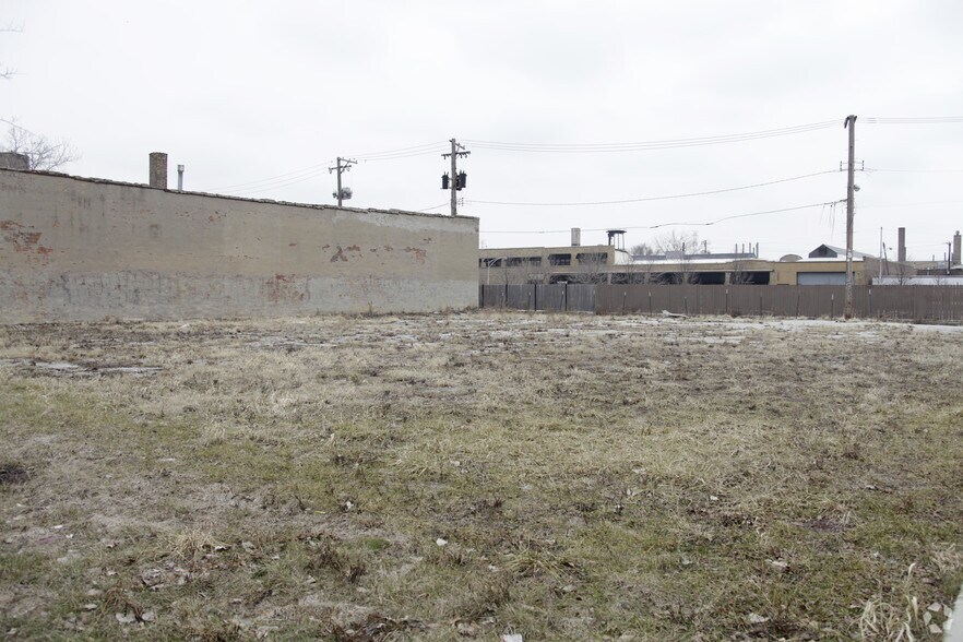 More Photos Of 2124-2140 W Lake St, Chicago Land For Sale