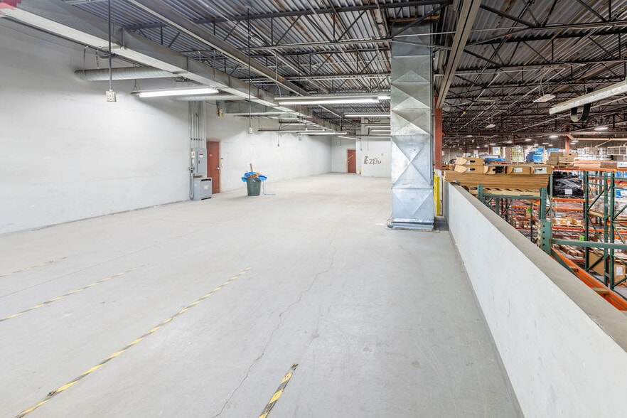 More Photos Of 662 W Commerce Park Dr, Midvale Warehouse For Sale