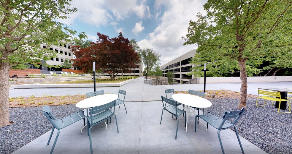 Primary Photo Of 210 Interstate N Pky SE, Atlanta Unknown For Lease