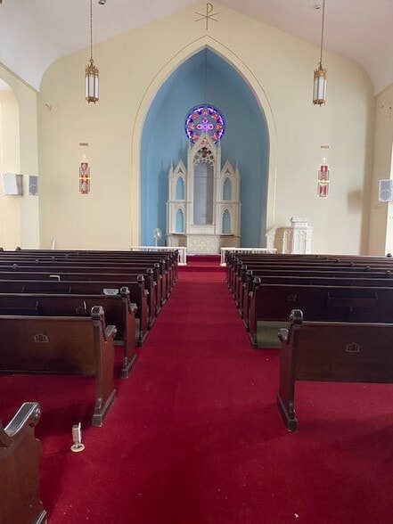 More Photos Of 1000 W Illinois St, Evansville Religious Facility For Lease