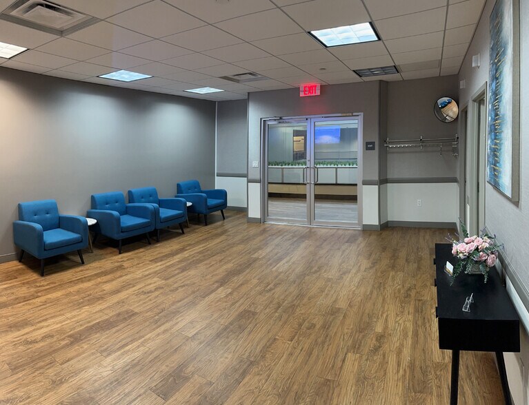 More Photos Of 775 Park Ave, Huntington Medical For Sale