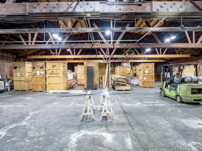 More Photos Of 401 N Leavitt St, Chicago Manufacturing For Sale