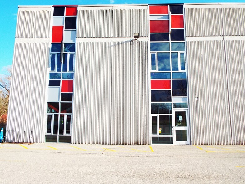 More Photos Of 250 Water St, Whitby Office Residential For Lease