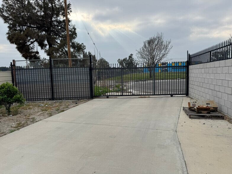 More Photos Of 280 S I St, San Bernardino Warehouse For Lease