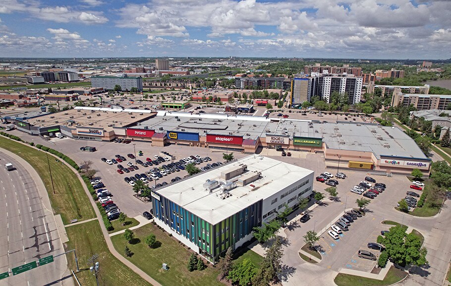 More Photos Of 1910 Pembina Hwy S, Winnipeg Freestanding For Lease