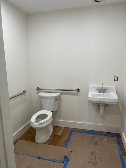 More Photos Of 19 Central St, Woodstock Restaurant For Lease