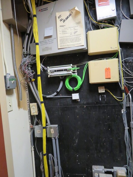 More Photos Of 300 E Dania Beach Blvd, Dania Bank For Lease