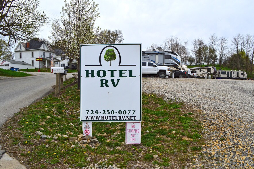 More Photos Of 962 Old Brick Rd, West Alexander Apartments For Lease