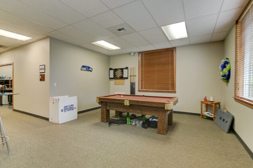 More Photos Of 2102 Carriage St SW, Olympia Office For Sale
