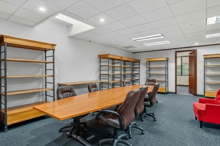 More Photos Of 2160 N Central Rd, Fort Lee Office For Lease