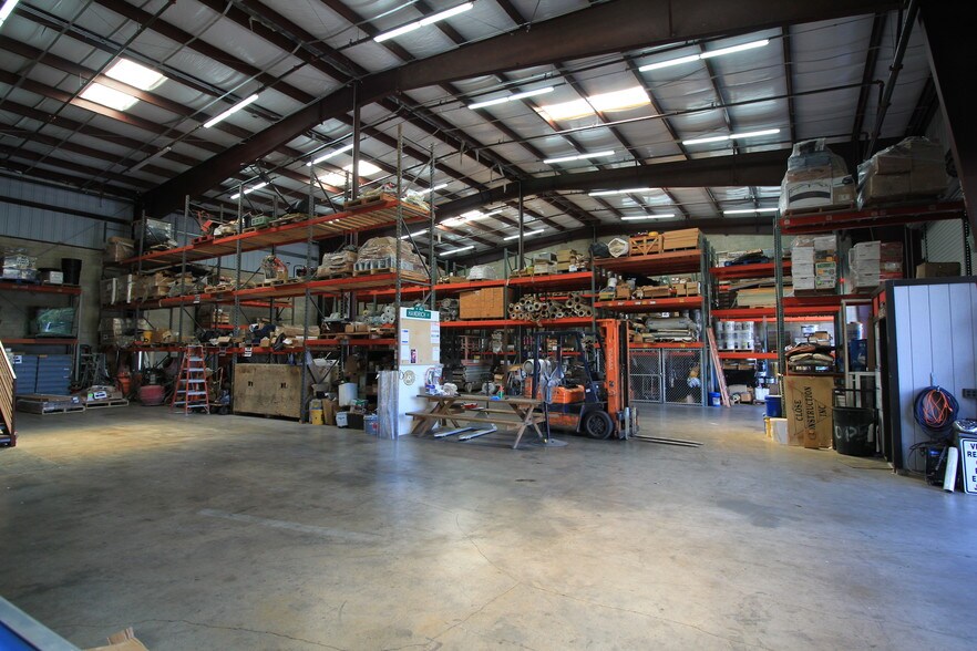 More Photos Of 94-405 Maikoiko St, Waipahu Warehouse For Lease