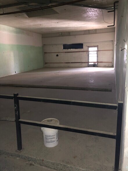 More Photos Of 301 Central Ave, Shafter Freestanding For Sale