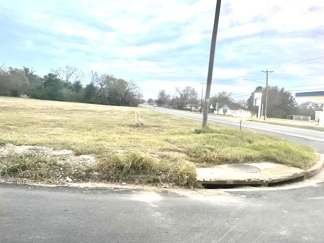 More Photos Of 582 N Maple, Van Land For Sale