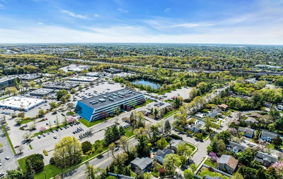 More Photos Of 1000 Woodbury Rd, Woodbury Office For Lease