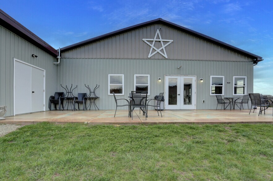 More Photos Of 596 Harman Rd, Halifax Winery Vineyard For Sale