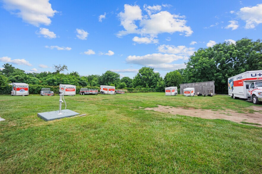 More Photos Of 2516-2518 N Dupont Pky, Middletown Freestanding For Sale