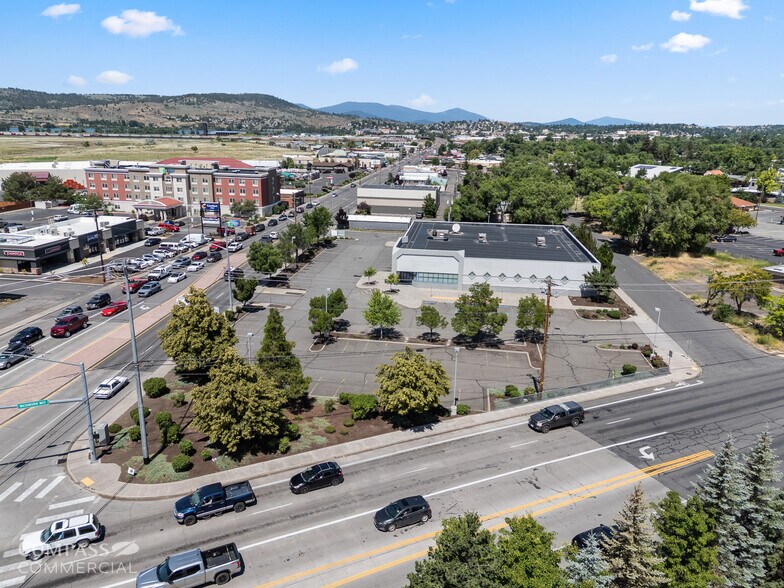 More Photos Of 2521 S 6th St, Klamath Falls General Retail For Sale