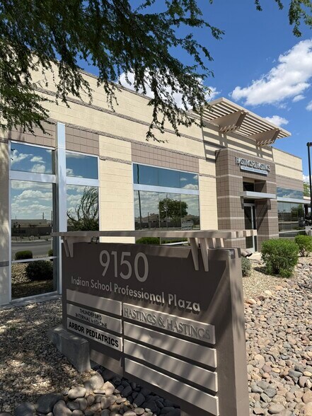 More Photos Of 9150 W Indian School Rd, Phoenix Office For Sale