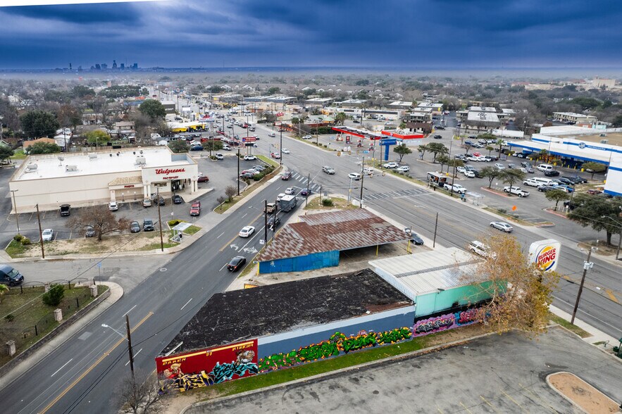 More Photos Of 3350 Fredericksburg Rd, San Antonio Auto Repair For Lease