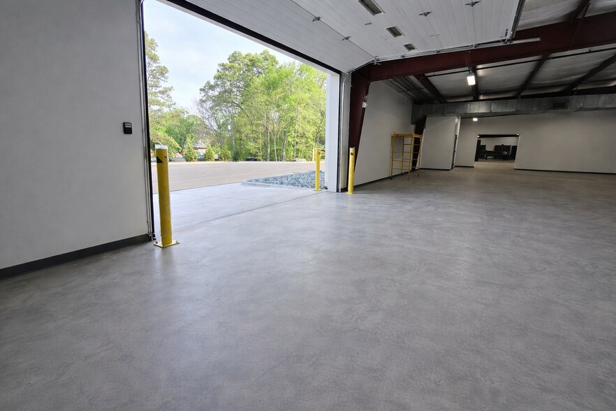 More Photos Of 114 S State St, Haw River Manufacturing For Lease