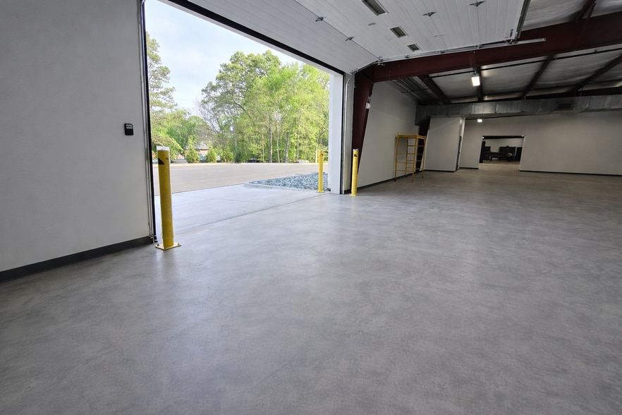 More Photos Of 114 S State St, Haw River Manufacturing For Sale