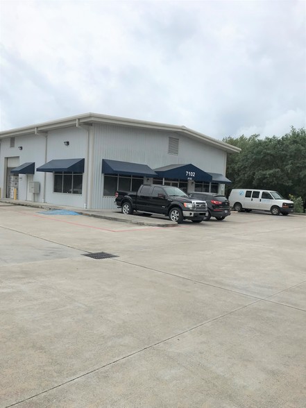 Primary Photo Of 7102 Brookside Rd, Pearland Light Distribution For Lease