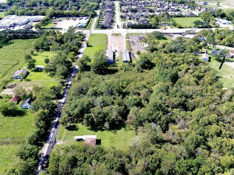 More Photos Of 1716 N Gordon St, Alvin Land For Sale