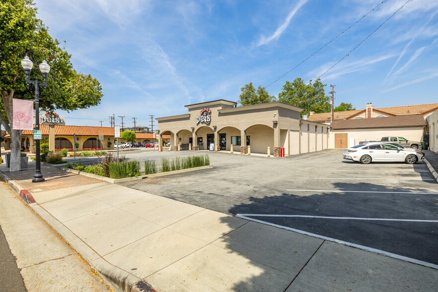 More Photos Of 9403 Las Tunas Dr, Temple City Freestanding For Sale