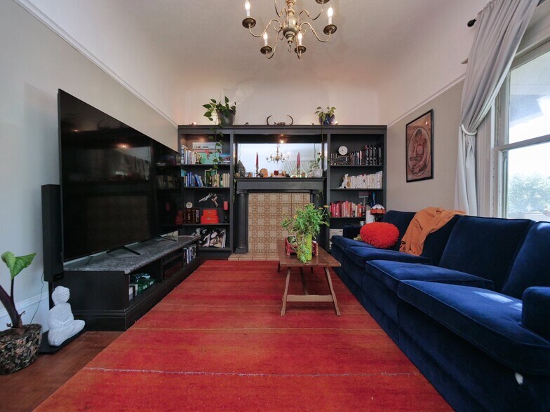 More Photos Of 1901-1903 H St, Sacramento Apartments For Sale