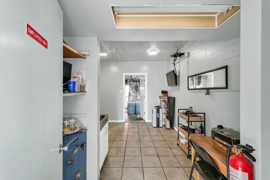 More Photos Of 501 E University Ave, Urbana Carwash For Sale