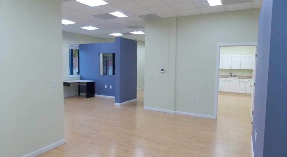 More Photos Of 9975 SW Frewing St, Tigard Office For Lease