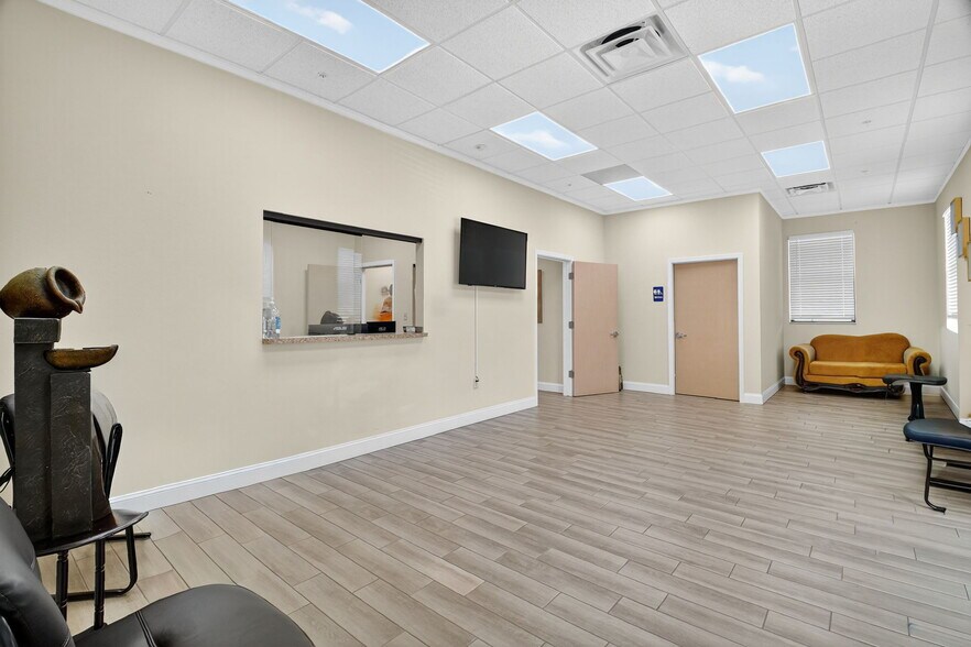 More Photos Of 1511 Buenos Aires Blvd, Lady Lake Funeral Home For Lease
