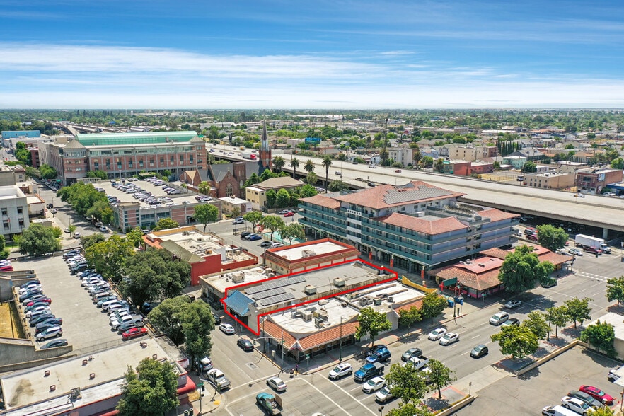 More Photos Of 112 E Market St, Stockton Storefront For Sale